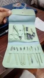 16 in 1 Nail kit Manicure Cutters Nail Clipper Set Household Stainless Steel Ear Spoon Nail Clippers Pedicure Nail Scissors Tool Set (Random Color) - Image 5